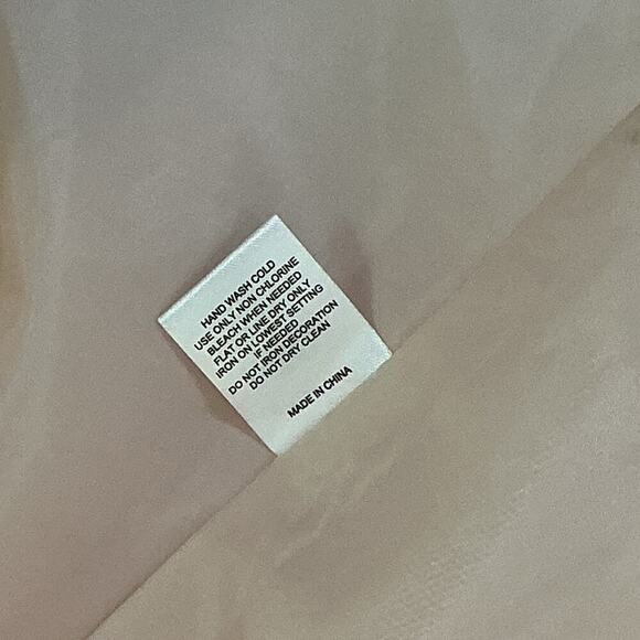 CRYSTAL DOLL Pink Metallic Floral Deep V-Neck Ball Gown Prom Bridesmaid Sz 3 - Picture 15 of 15